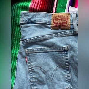 Levi's Women's Slim Straight Leg Jeans in Light Blue